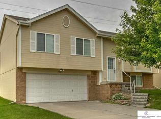7836 Howell St, Omaha, NE 68122