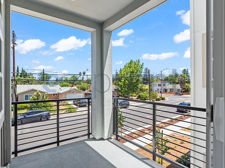 267 Llewellyn Ave — Photo 12
