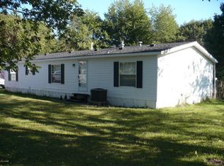 14209 E Beal Rd, Texico, IL 62889