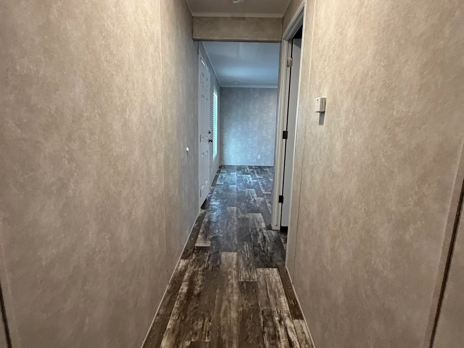 3 bed, 1056 sqft, $1,250 — Photo 2