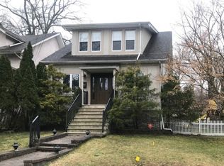 39 Chestnut St, Livingston, NJ 07039