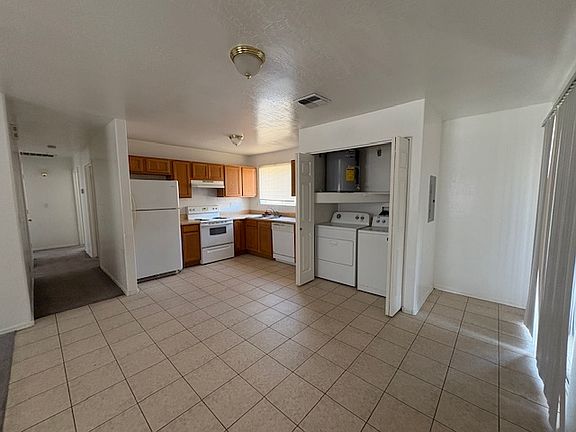 2nd image of 982 N Colorado St #2
