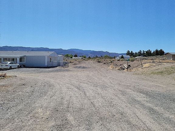 4th image of 440 Olive St