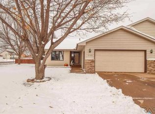 3700 E 49th St, Sioux Falls, SD 57103