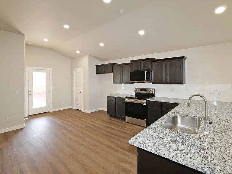 3003 Swenson St — Photo 10