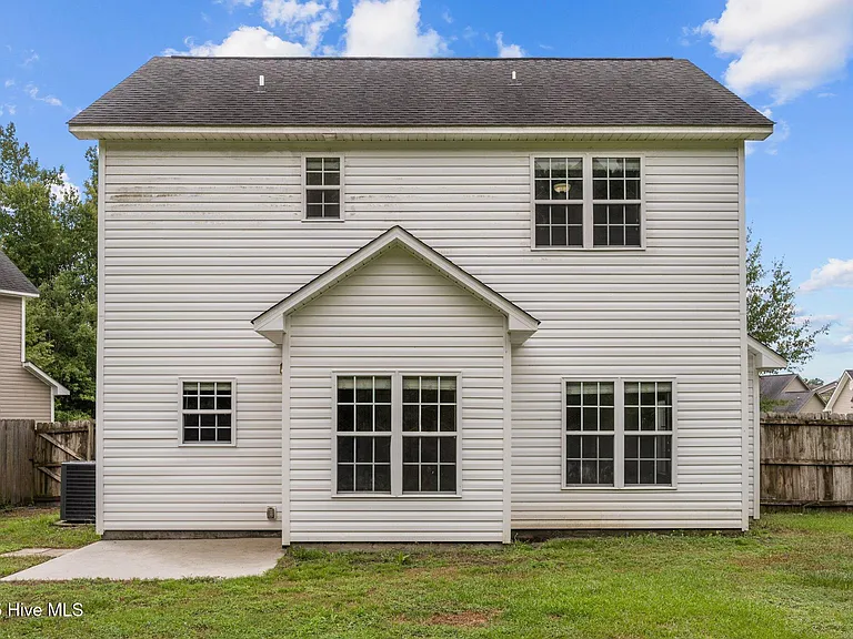 1004 Summerfield Ct — Photo 21