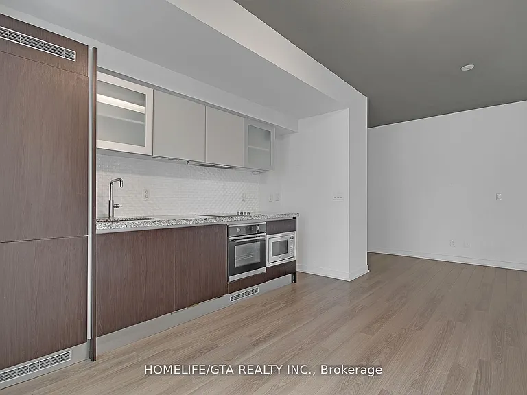 220 George St #506 — Photo 8