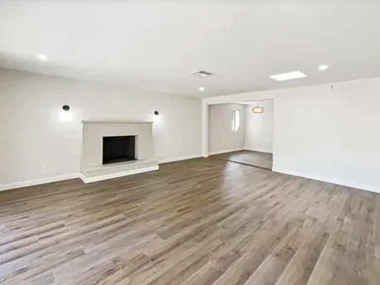 5043 E Hawthorne St — Photo 5