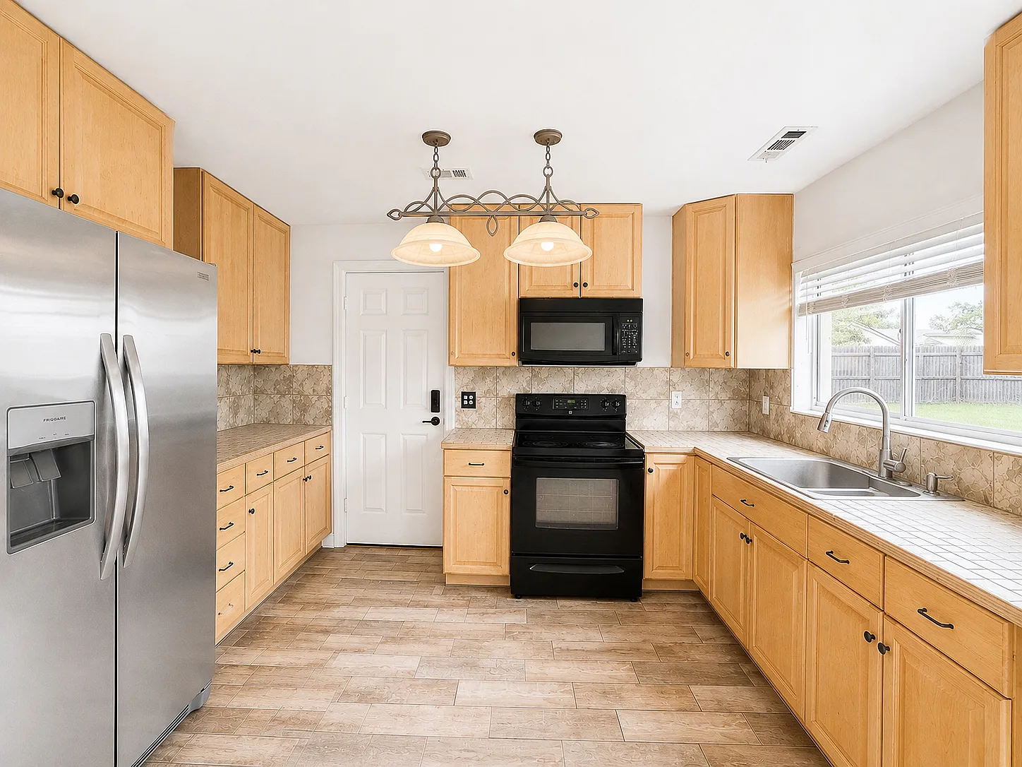 1409 Madrid Way - A — Photo 3