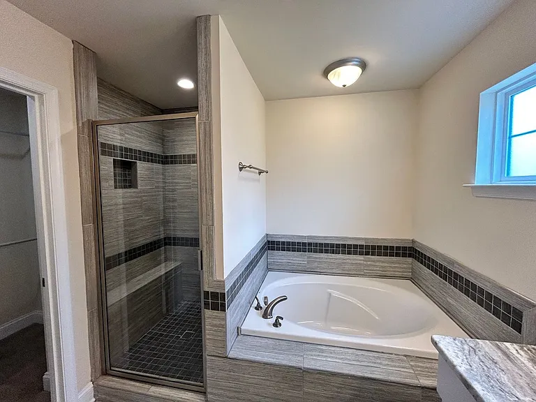 4901 Warwick Rd E — Photo 26