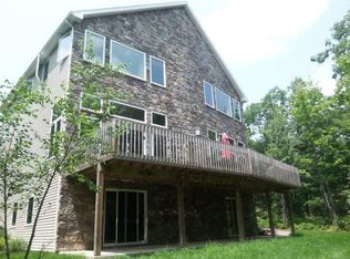 71 Turnberry Ln, Hazle Township, PA 18202