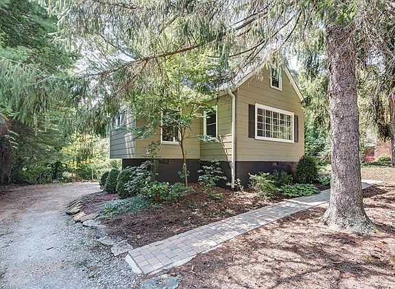 2nd image of 125 Aurora Dr