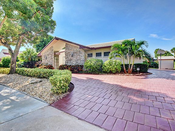 5th image of 2521 Embassy Dr
