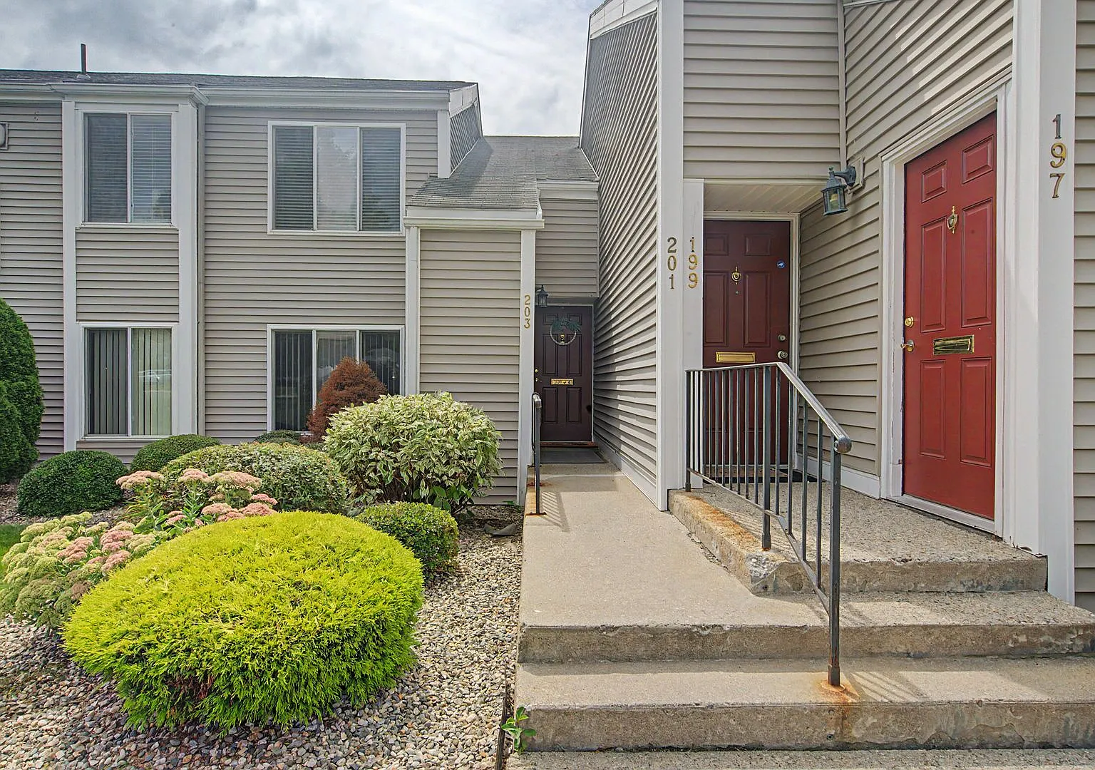 203 Nassau Drive (condo) — Photo 2