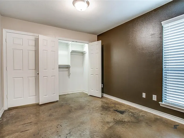 2415 Stutz Dr #D — Photo 16