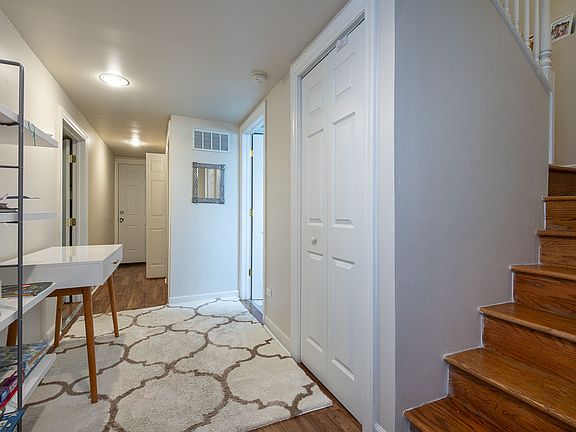 5th image of 2324 W Medill Ave #1