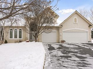 10184 Harmony Cir, Eden Prairie, MN 55347