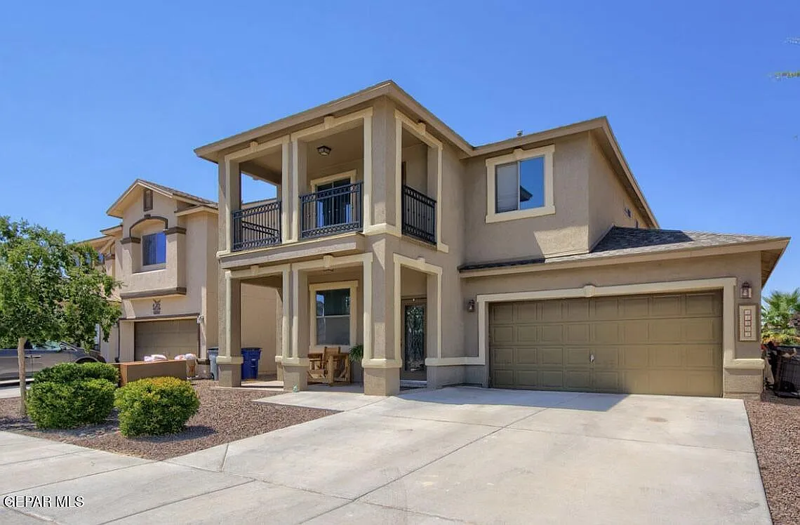 4 bed, 2.5 bath, 2694 sqft, $2,300 — Photo 1