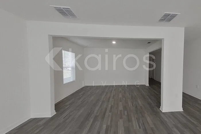 4 bed, 2.0 bath, 1650 sqft, $1,945 — Photo 4