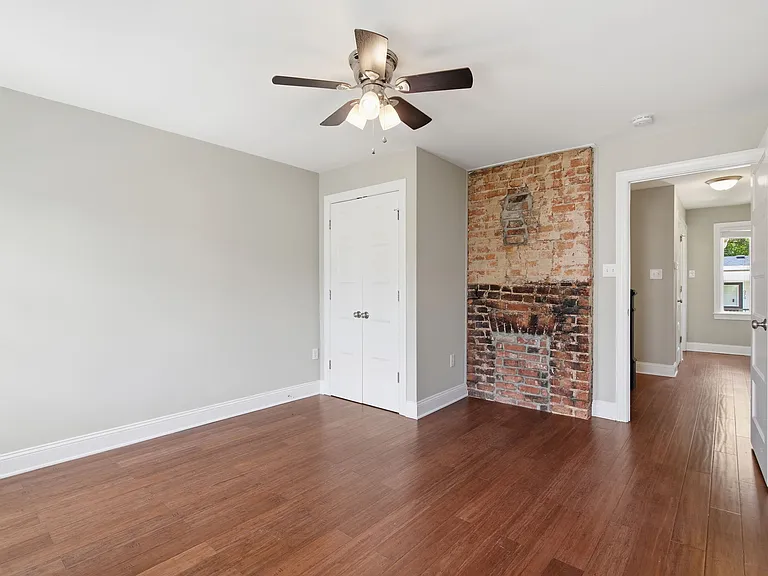 972 Pink St — Photo 15