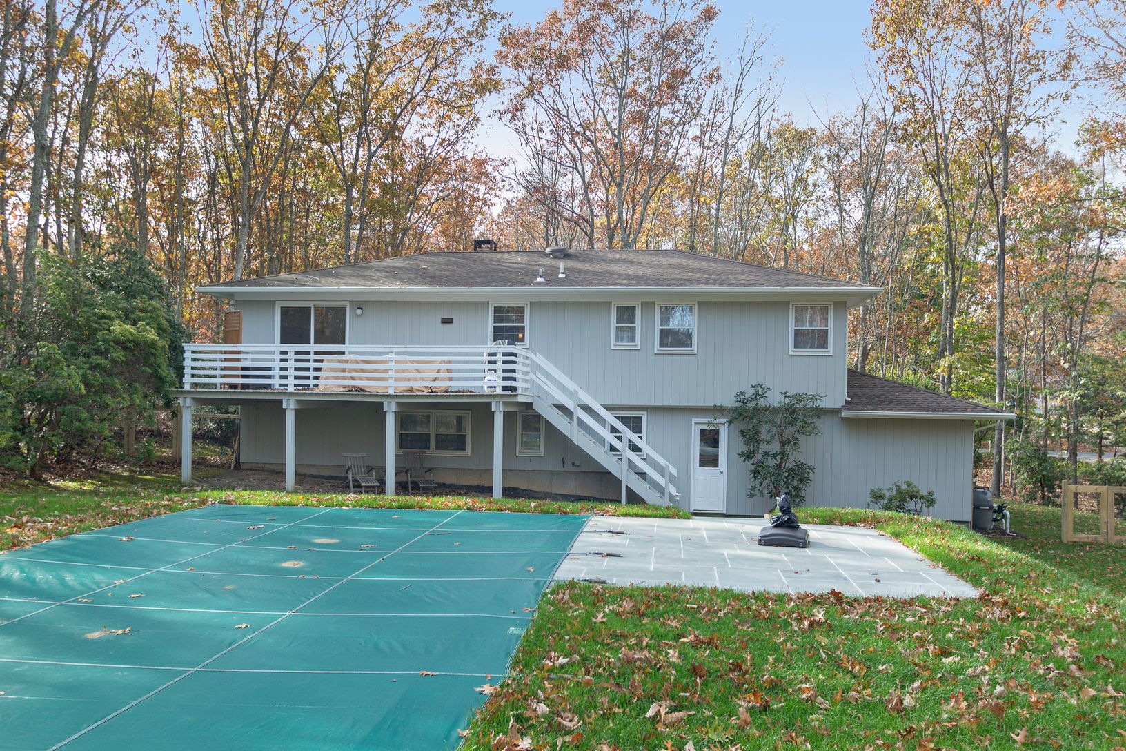  pool and back of house