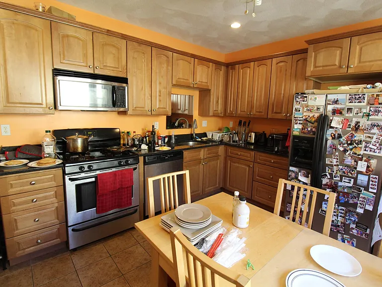 260 Norfolk St #2R — Photo 3