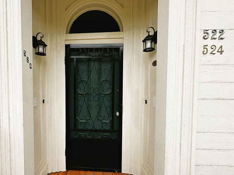 524 Western Ave — Photo 2