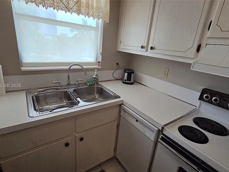 300 Layne Blvd #301 — Photo 17