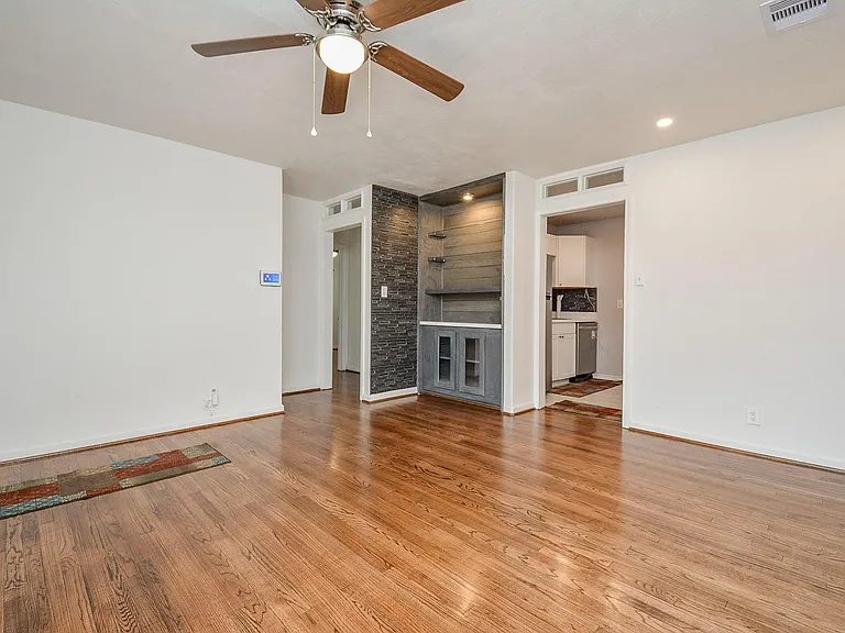 6422 Sherwood Dr — Photo 7