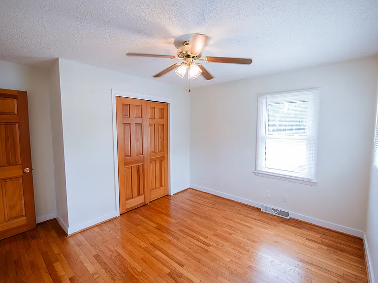 120 Brooks St — Photo 16