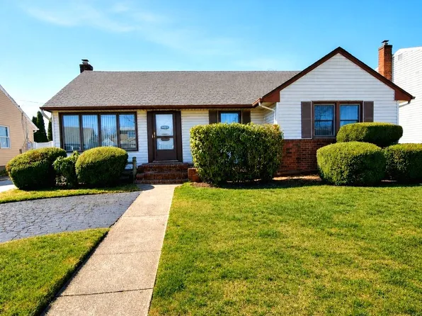 3030 N Jerusalem Road, Wantagh, NY 11793