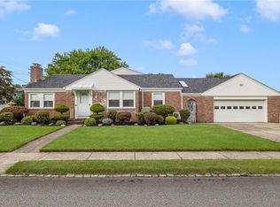 110 Elsie St, Cranston, RI 02910