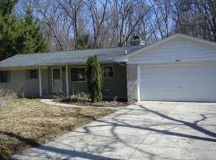 2874 N Tipsico Lake Rd, Hartland, MI 48353