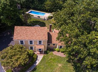 28 Little Harbor Rd, Mount Sinai, NY 11766