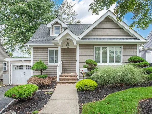 42 Ozone Ave, Cedar Grove, NJ 07009
