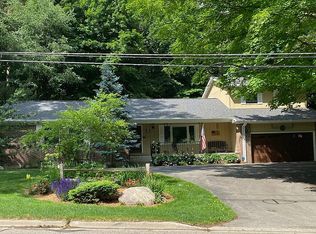 90 Spring St NE, Rockford, MI