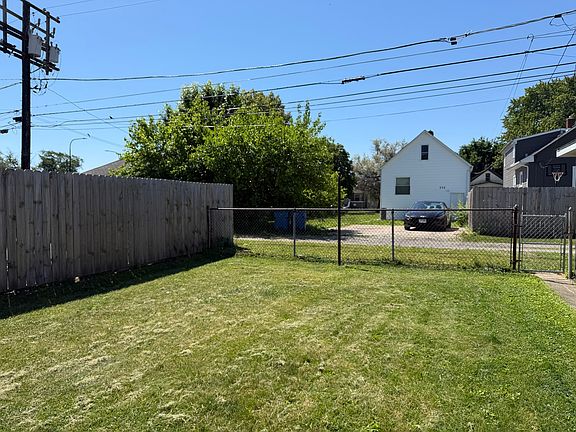 4th image of 213 155th Pl