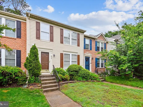 977 Chestnut Manor Ct, Baltimore, MD 21226