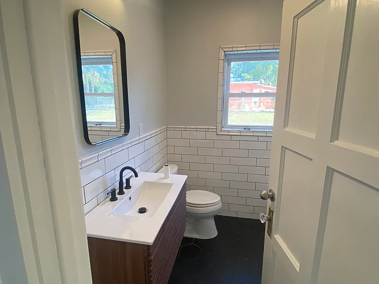 124 W Norwood Ct #1 — Photo 4