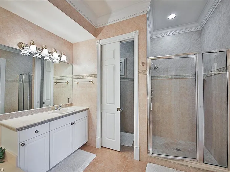 837 Sailaway Ln #202 — Photo 12