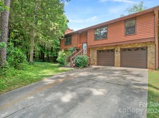 6005 Long Pine Dr, Charlotte, NC 28227