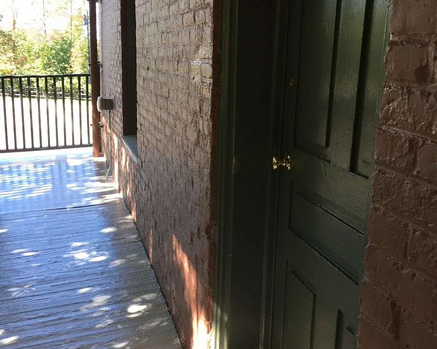 Private porch entry
