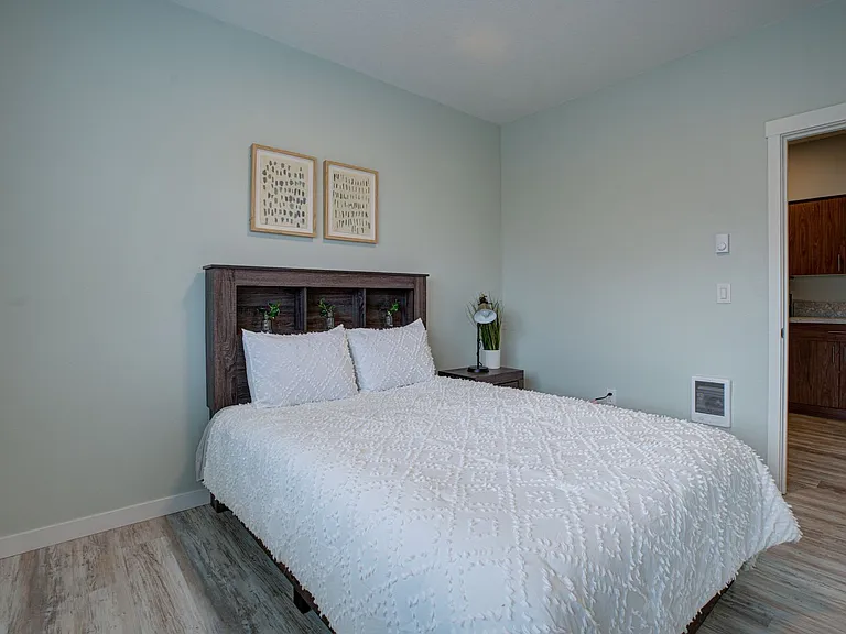 Colima Apartments — Photo 31