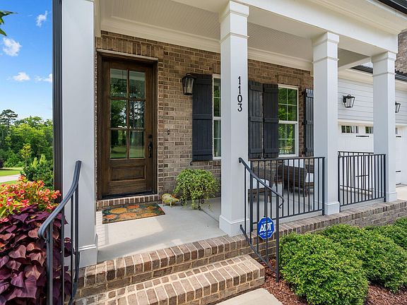 2nd image of 1103 Laurelwood Dr