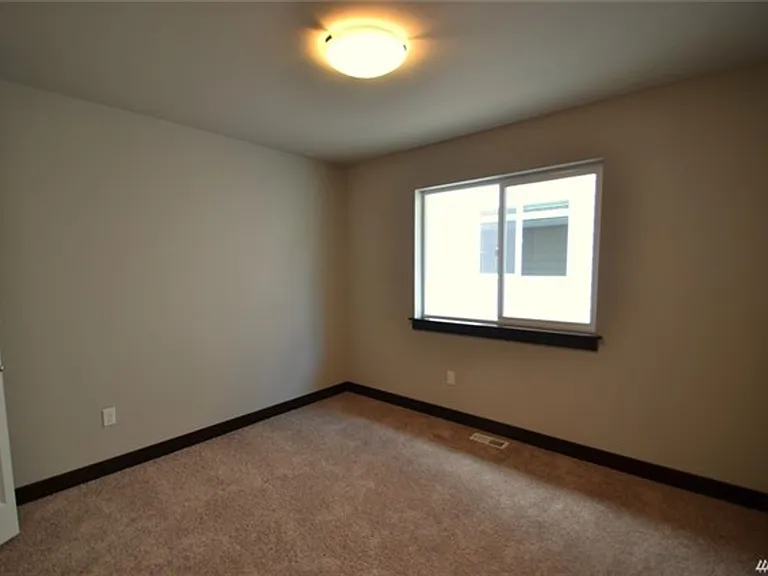 19414 Meridian Dr SE — Photo 18