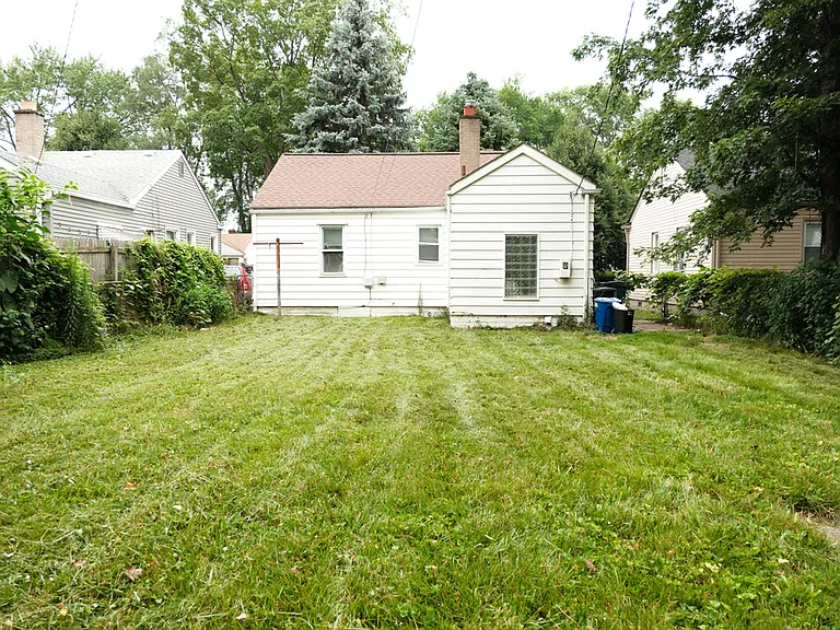 1720 Browning St — Photo 21
