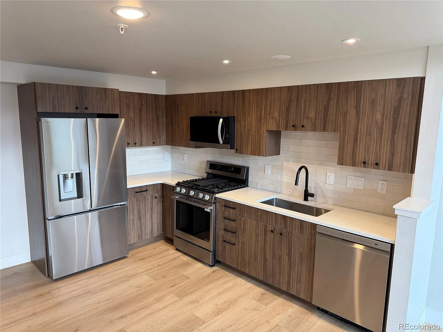 309 Grand Review Dr — Photo 4
