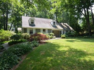39 Kelley Grn, New Canaan, CT 06840