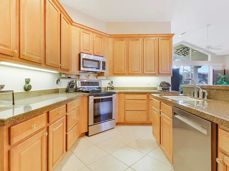 7112 Maidstone Dr — Photo 10