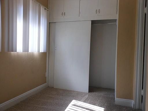 3rd image of 2323 Brant St